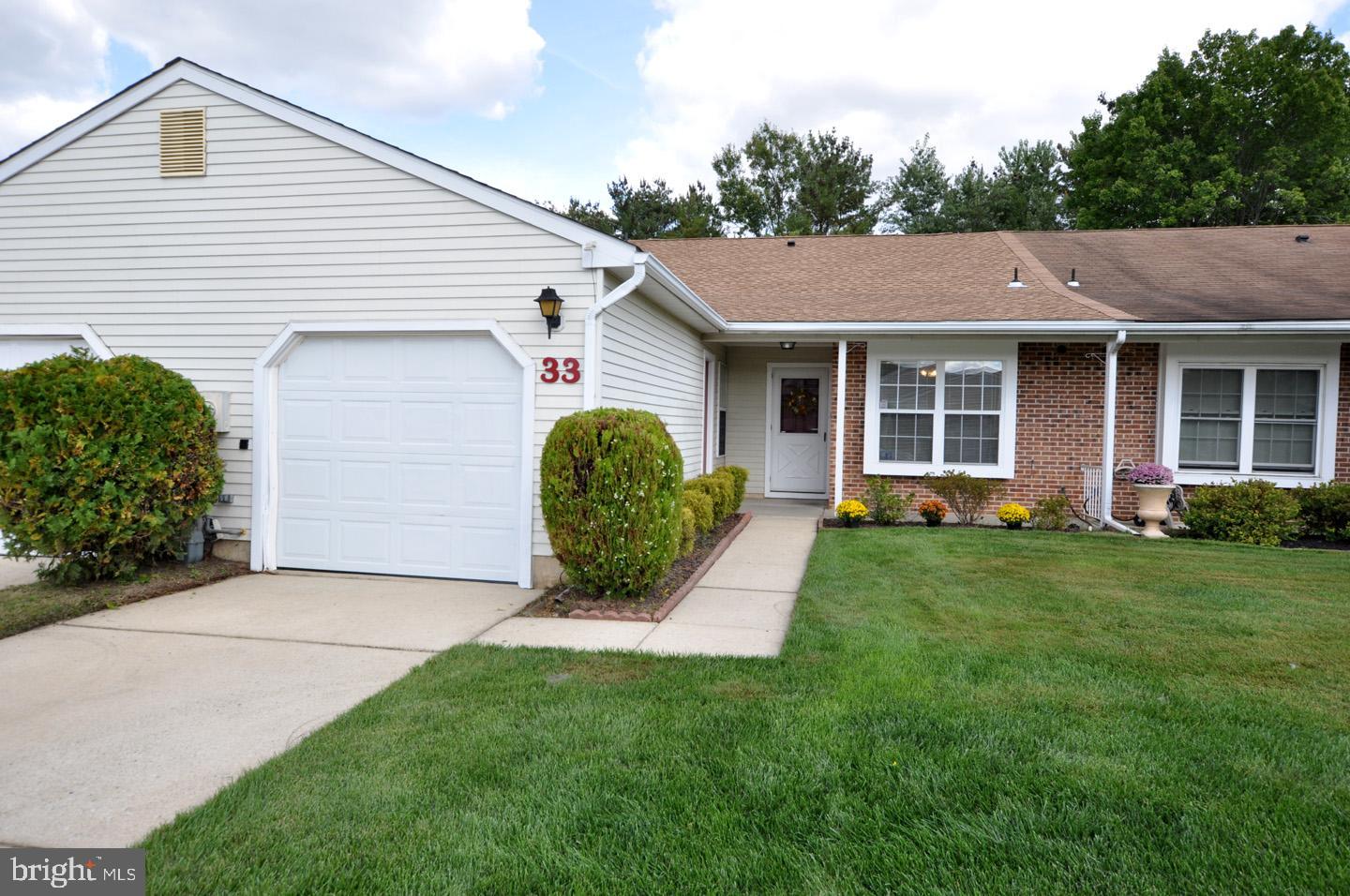 Welcome to 33 W Berwin Way!