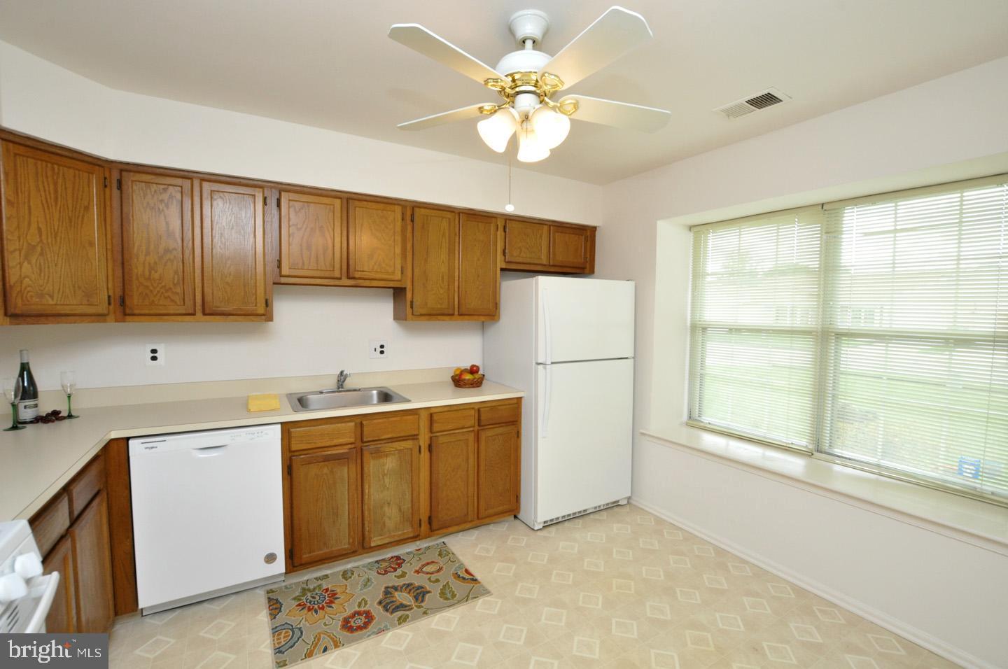 33 West Berwin Way Mount Laurel, NJ 08054 - Photo 4 of 26 Kitchen