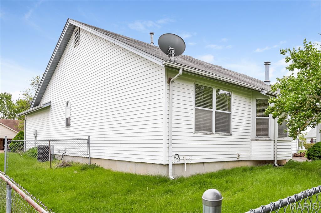 447 Slusser Lane Florissant, MO 63031 - Photo 17 of 17