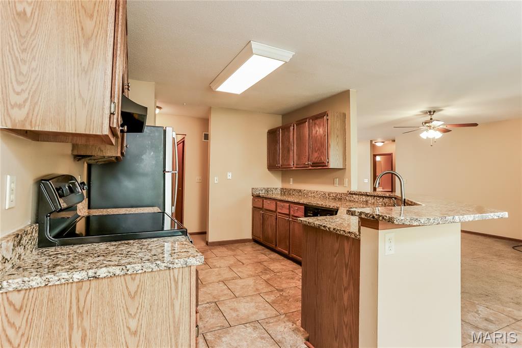 447 Slusser Lane Florissant, MO 63031 - Photo 7 of 17