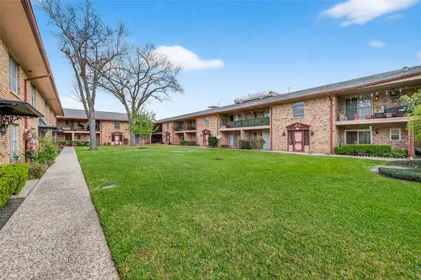 $1,200 | 7600 Burgoyne Road, Unit 121, Houston, TX 77063