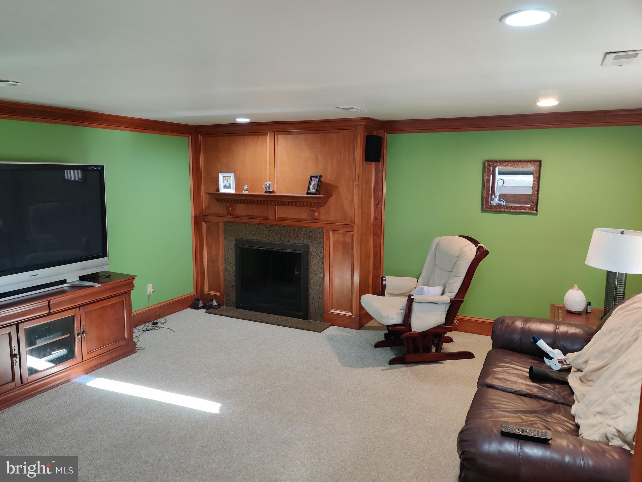 393 Emerson Road Huntingdon Valley, PA 19006 - Photo 3 of 11 Gallery Image 3