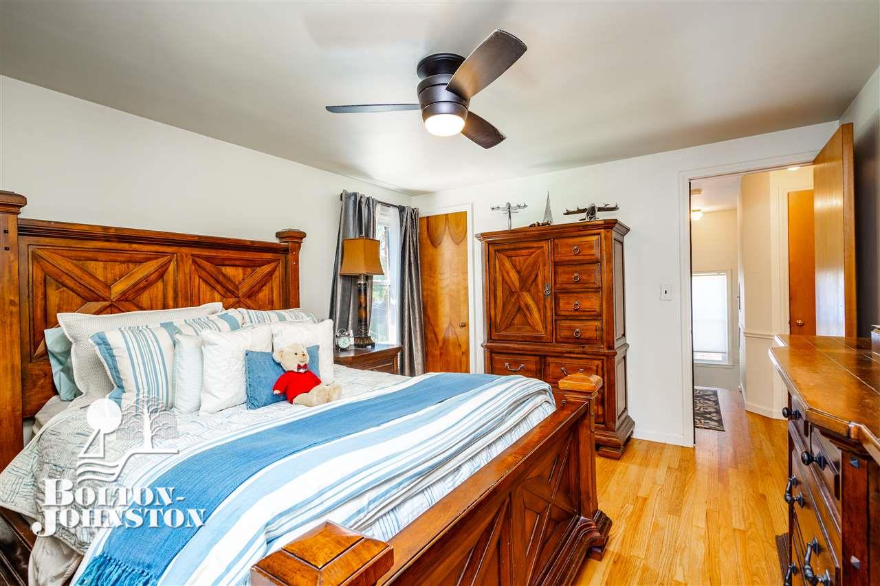 1377 Bedford Road Grosse Pointe, MI 48230 - Photo 23 of 37 50015992-22.JPG