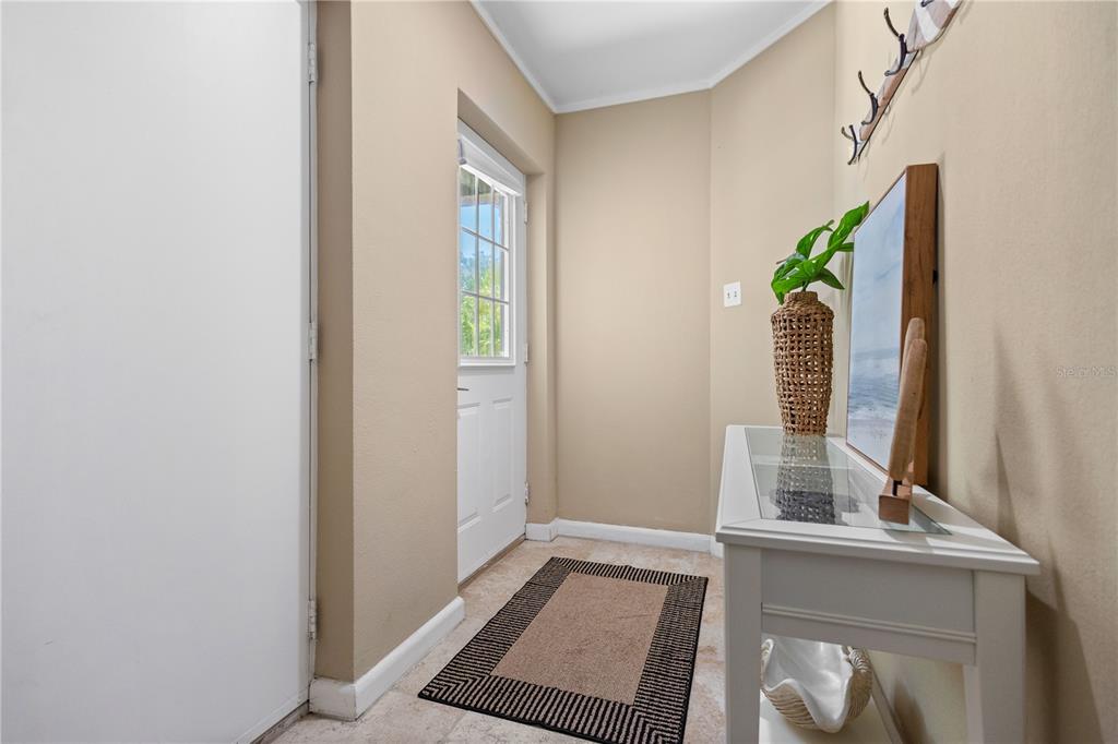 528 Forest Way Longboat Key, FL 34228 - Photo 6 of 40
