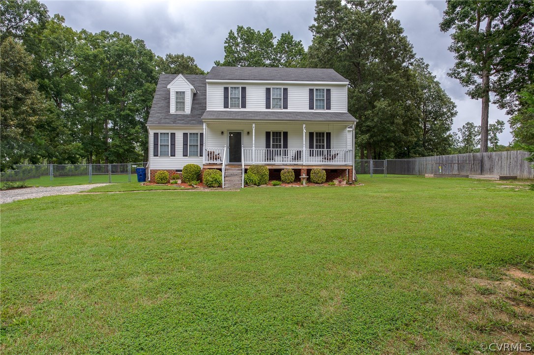 11406 Corte Castle Road Chesterfield, VA 23838 - Photo 2 of 38 a view of a yard in front of house