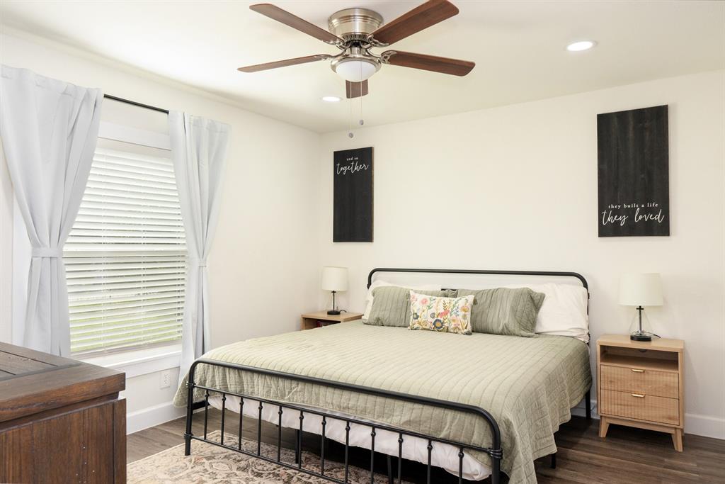 205 Oregon Avenue Azle, TX 76020 - Photo 17 of 40 Primary bedroom with recessed lighting and ceiling fan