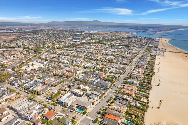 $4,000 | 201 Ocean Avenue, Unit 4, Seal Beach, CA 90740
