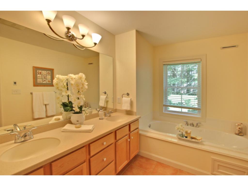 243 Drakeside Road, Unit 2 Hampton, NH 03842 - Photo 15 of 30