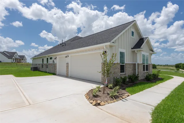 $839,800 | 1483 Bluebonnet Ridge Drive, Chappell Hill, TX 77426