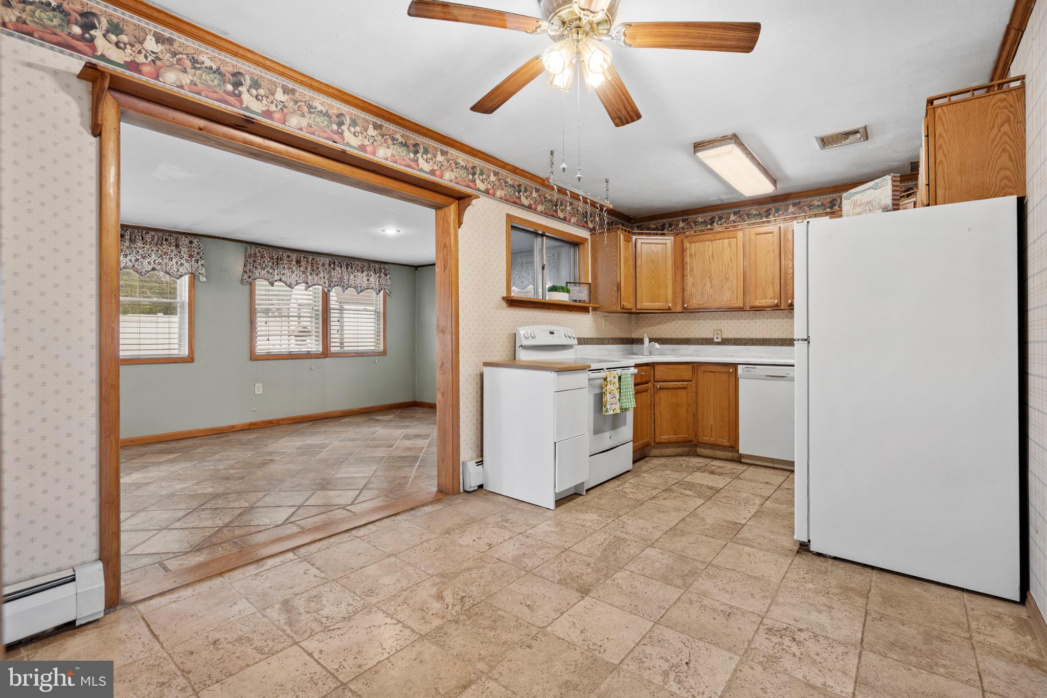 7 Misty Pine Road Levittown, PA 19056 - Photo 8 of 28 Gallery Image 8