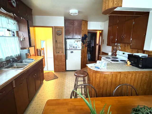 $97,500 | 109 5th Avenue Southeast, Roseau, MN 56751