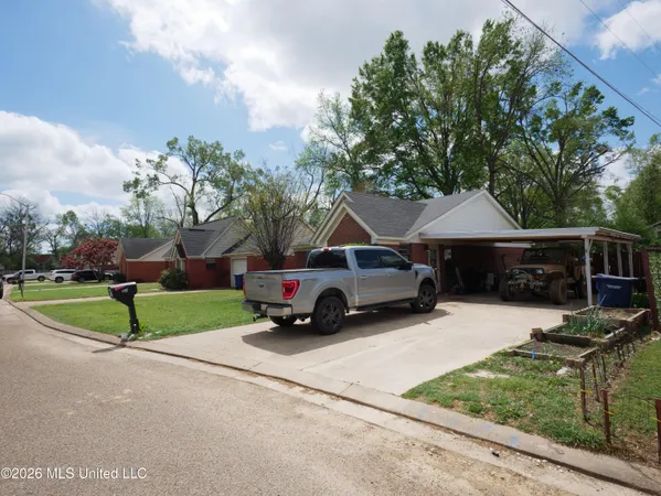 $235,000 | 108 Dabney Street, Batesville, MS 38606