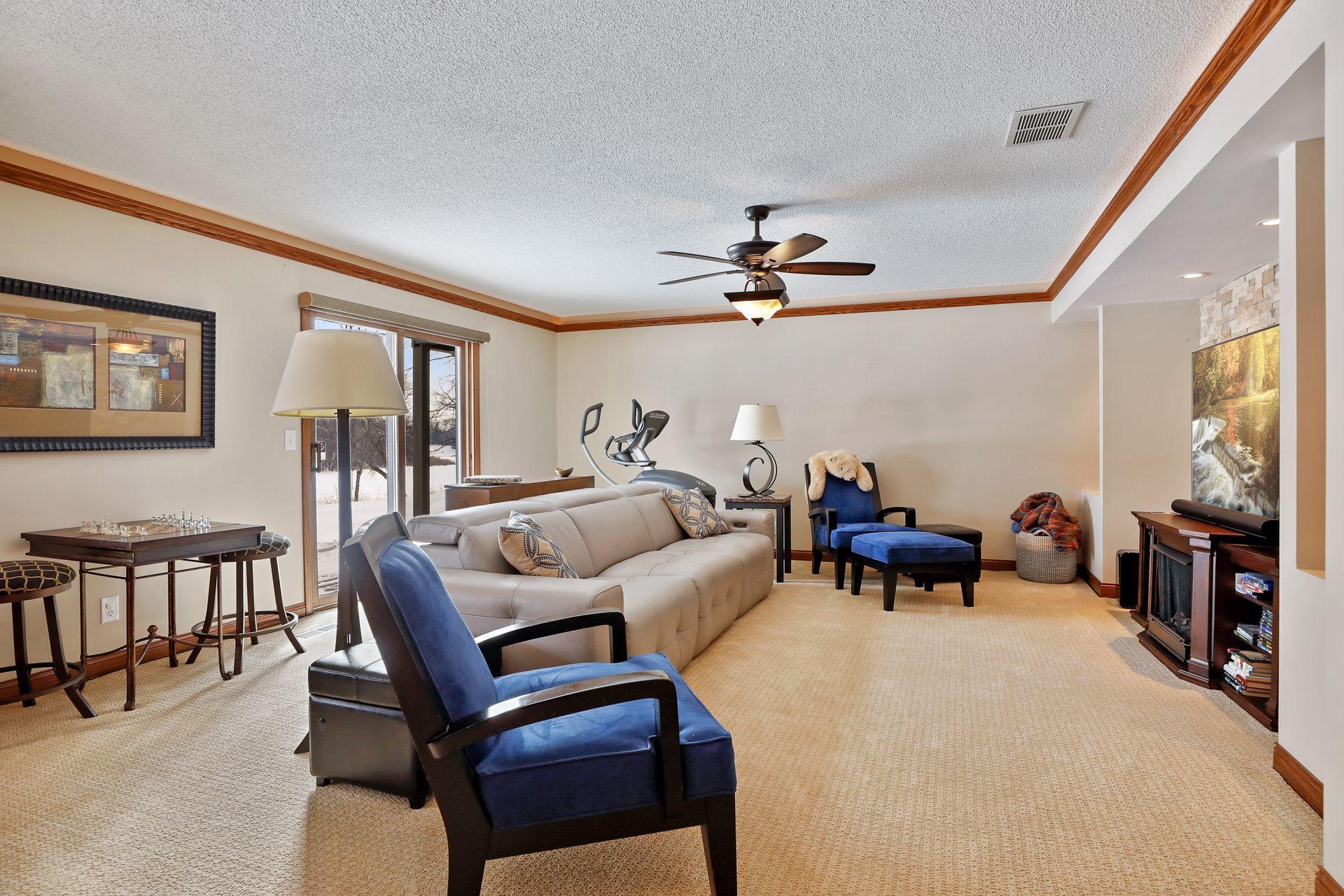9431 Woodbridge Road Bloomington, MN 55438 - Photo 17 of 25 Gallery Image 17