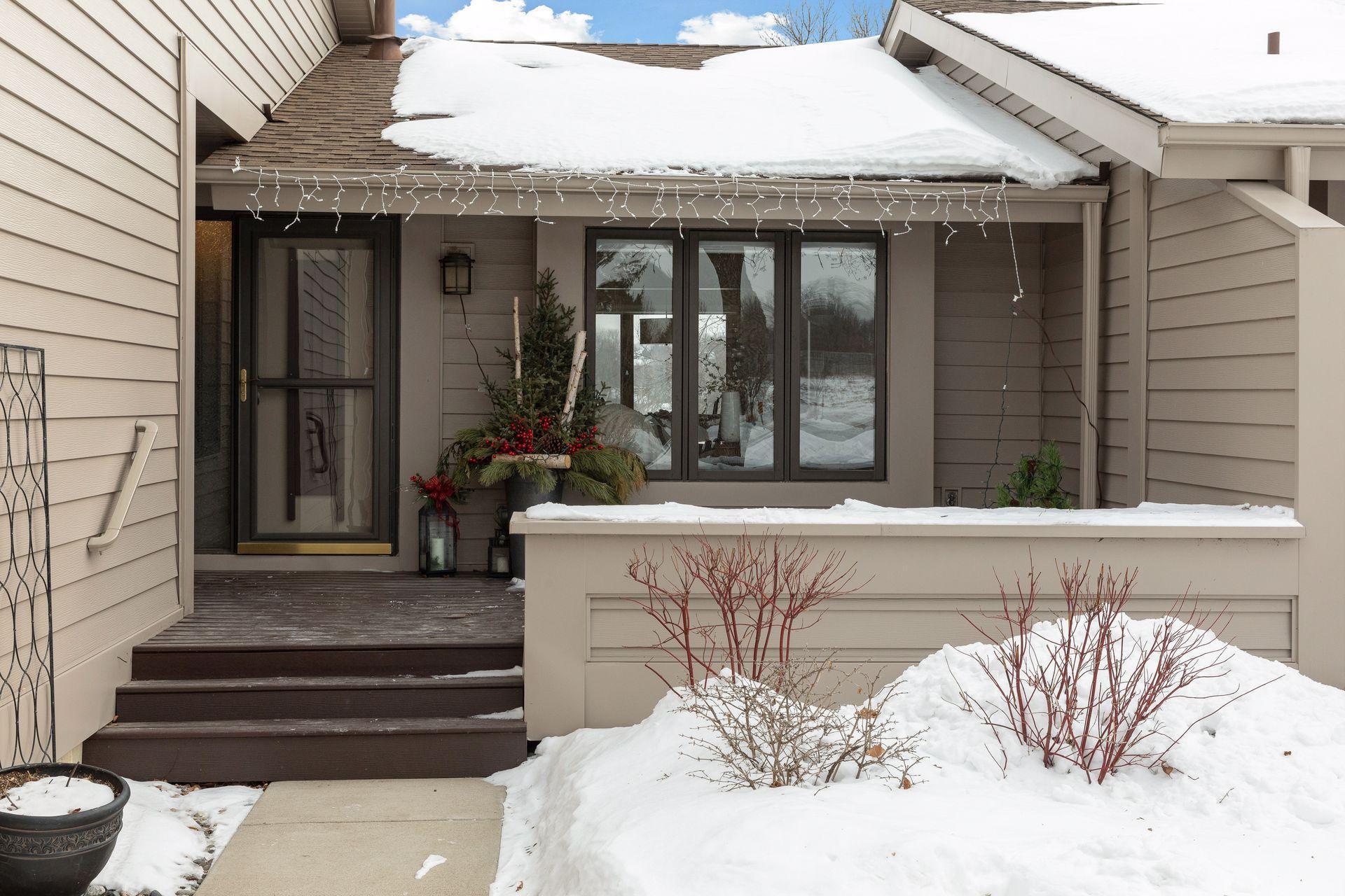 9431 Woodbridge Road Bloomington, MN 55438 - Photo 2 of 25 Gallery Image 2