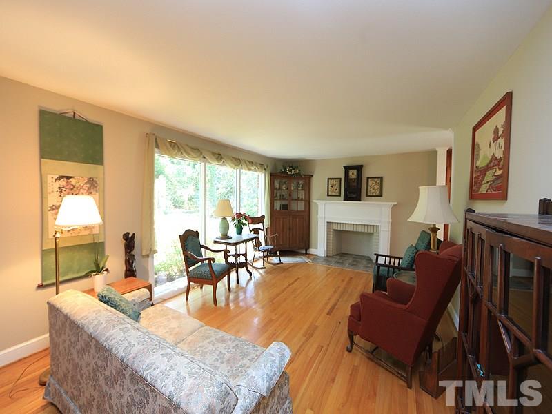 1616 Pineview Drive Raleigh, NC 27606 - Photo 7 of 18 Spacious area for entertaining or relaxing.