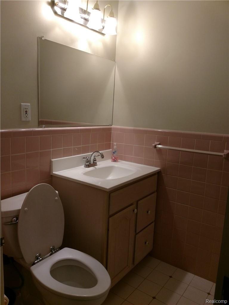 28241 Quail Hollow Road Farmington, MI 48331 - Photo 13 of 21 IMG_20180826_131239692.jpg