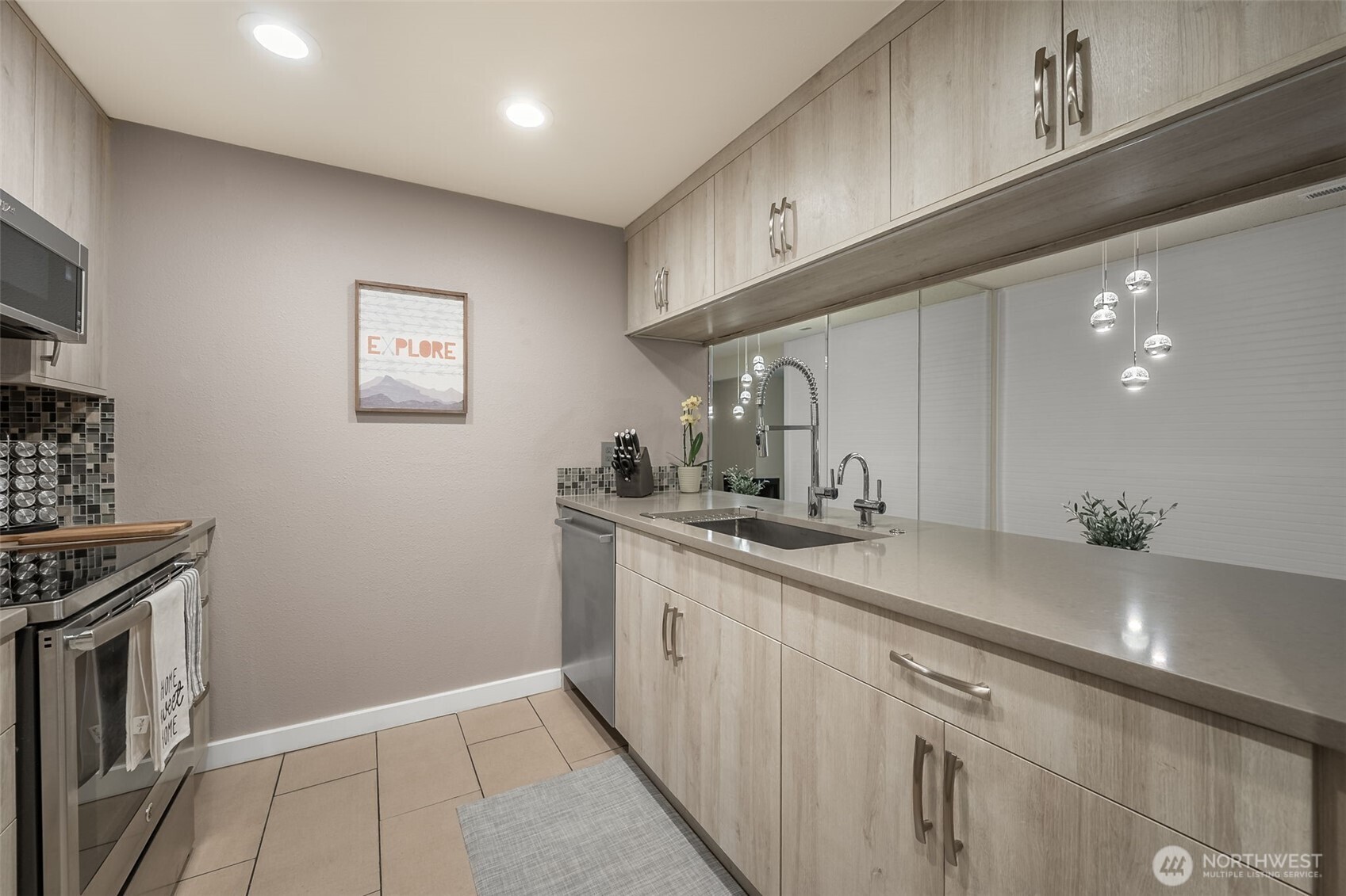 7331 Old Redmond Road, Unit 121 Redmond, WA 98052 - Photo 12 of 28 a kitchen with a sink and cabinets