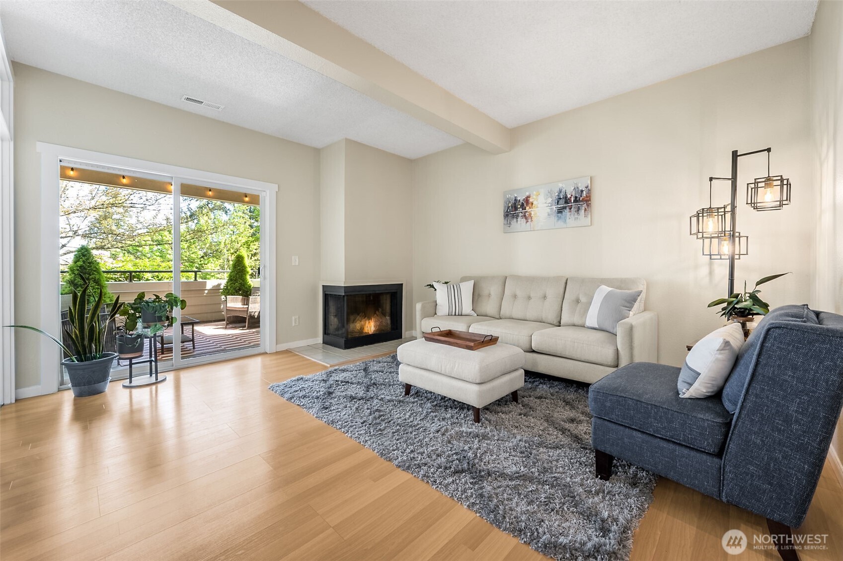 7331 Old Redmond Road, Unit 121 Redmond, WA 98052 - Photo 15 of 28 a living room with furniture and a fireplace