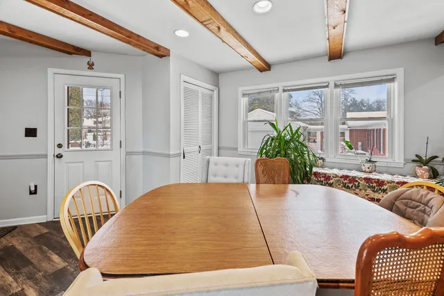 $399,900 | 412 East Spooner Road, Fox Point, WI 53217