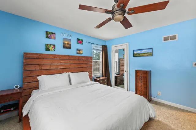 $399,900 | 412 East Spooner Road, Fox Point, WI 53217