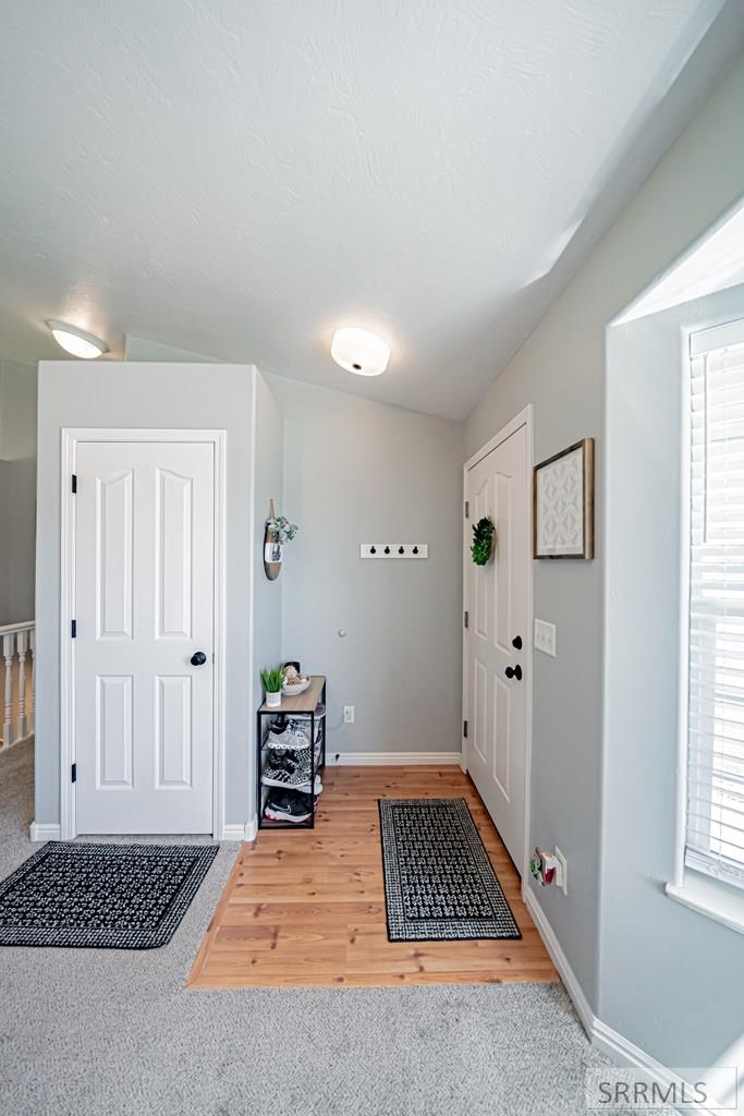 3947 Jordan Circle Ammon, ID 83406 - Photo 8 of 81