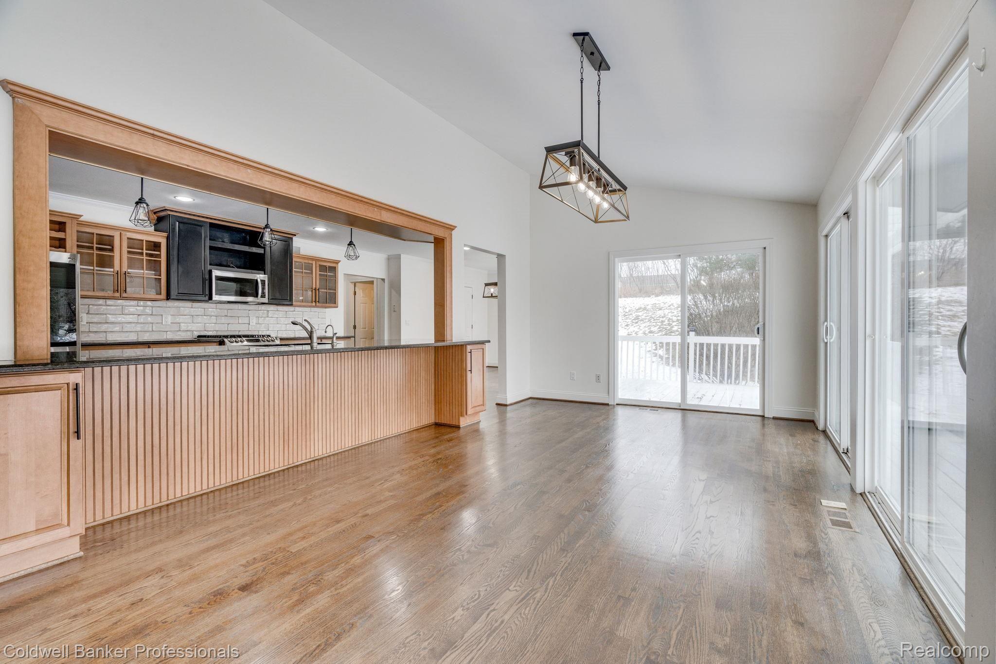 565 Clyde Road Highland, MI 48357 - Photo 17 of 52 19-web-or-mls-565-Clyde-Rd-19.jpg
