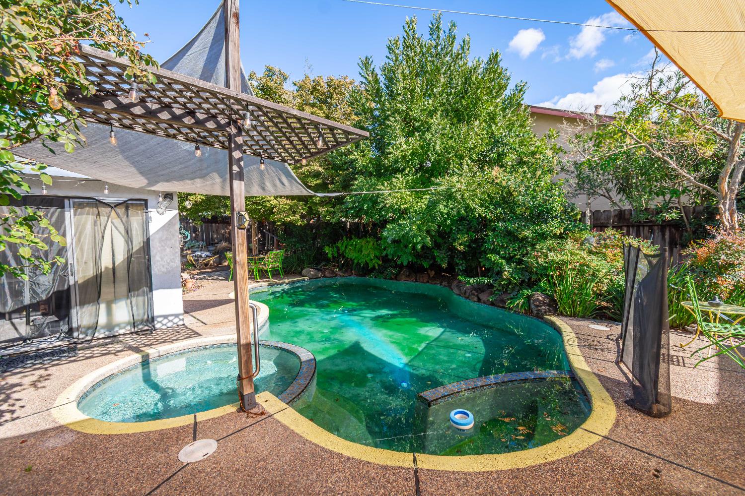 2266 River Trails Circle Rancho Cordova, CA 95670 - Photo 48 of 86 a view of a backyard