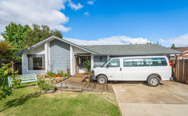 $560,000 | 2266 River Trails Circle, Rancho Cordova, CA 95670