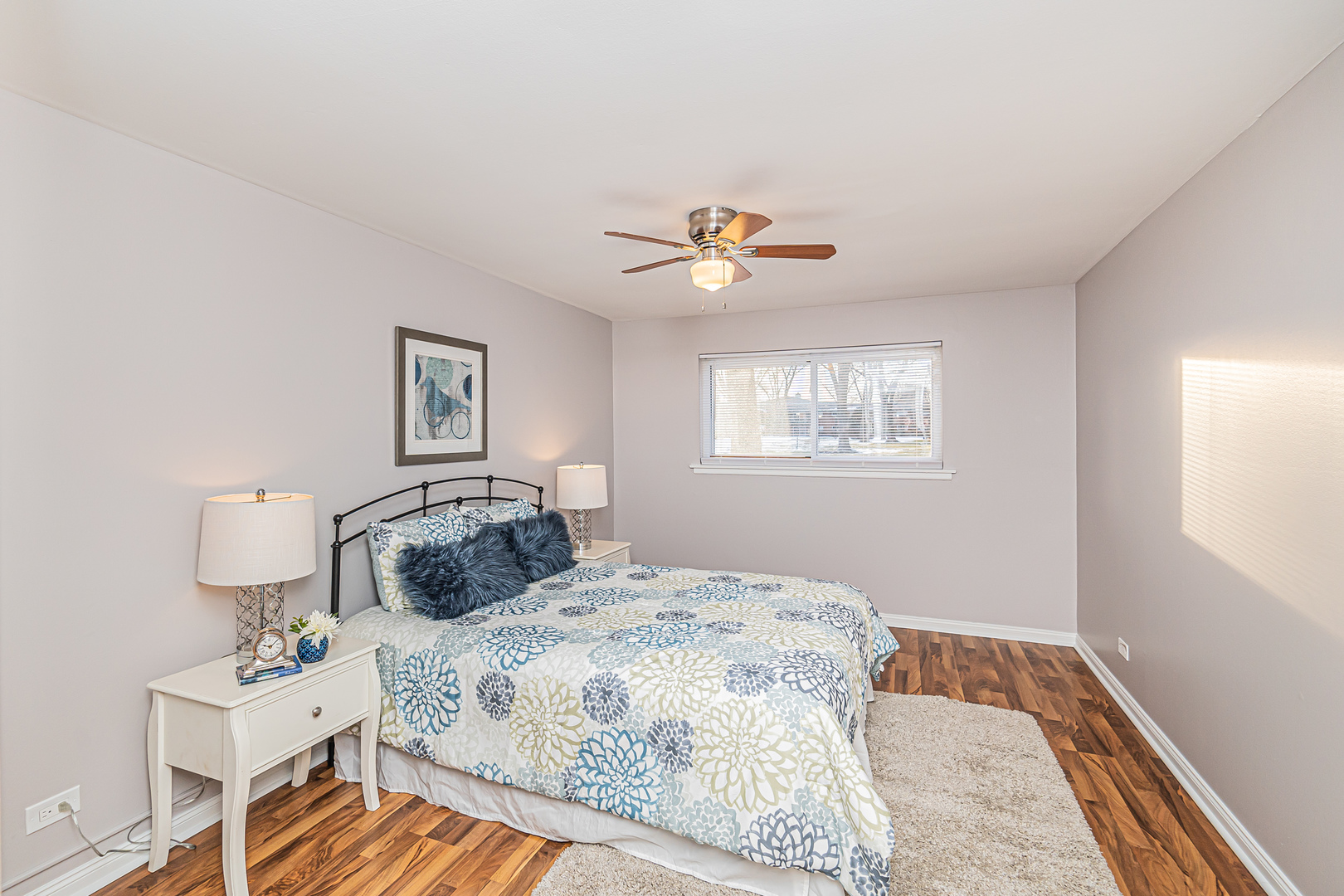 1480 Busse Road, Unit 1D Mount Prospect, IL 60056 - Photo 21 of 34 a bedroom with a large bed and a window
