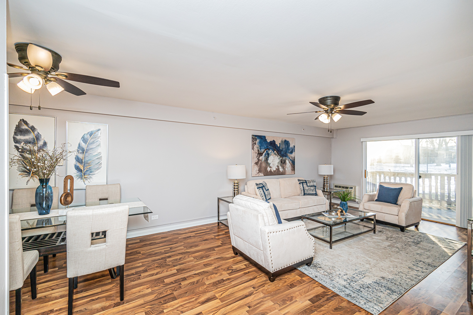 1480 Busse Road, Unit 1D Mount Prospect, IL 60056 - Photo 5 of 34 a living room with furniture