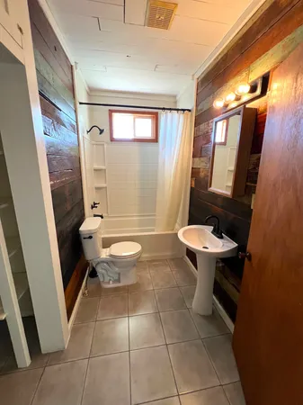 $1,350 | 914 Back Street, Columbus, TX 78934