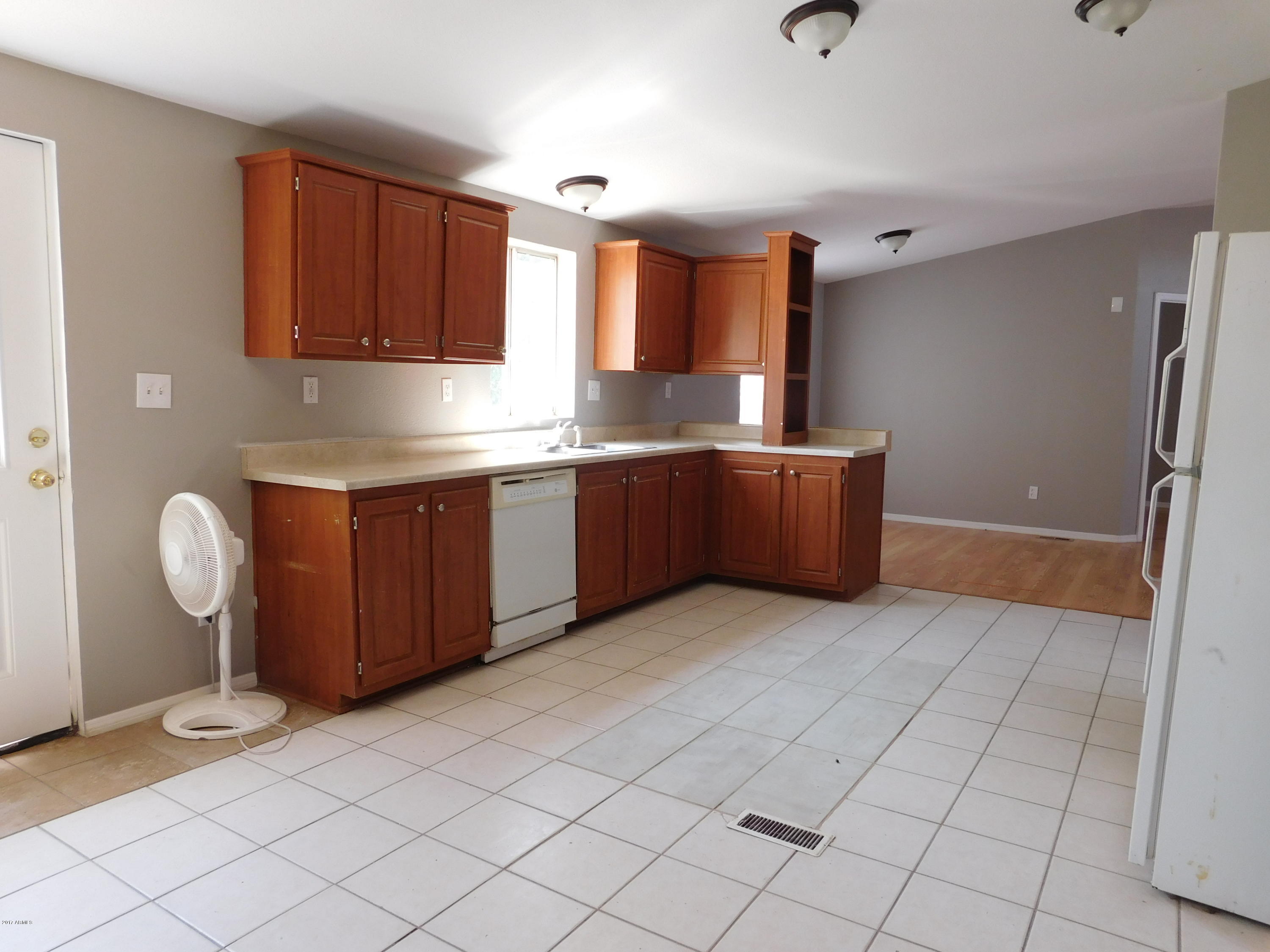 21012 West Montgomery Road Wittmann, AZ 85361 - Photo 11 of 25 DSCN0334