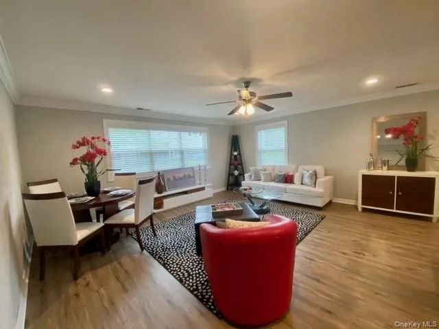 $2,640 | 59 Adams Way, Unit 59, Sayville, NY 11782