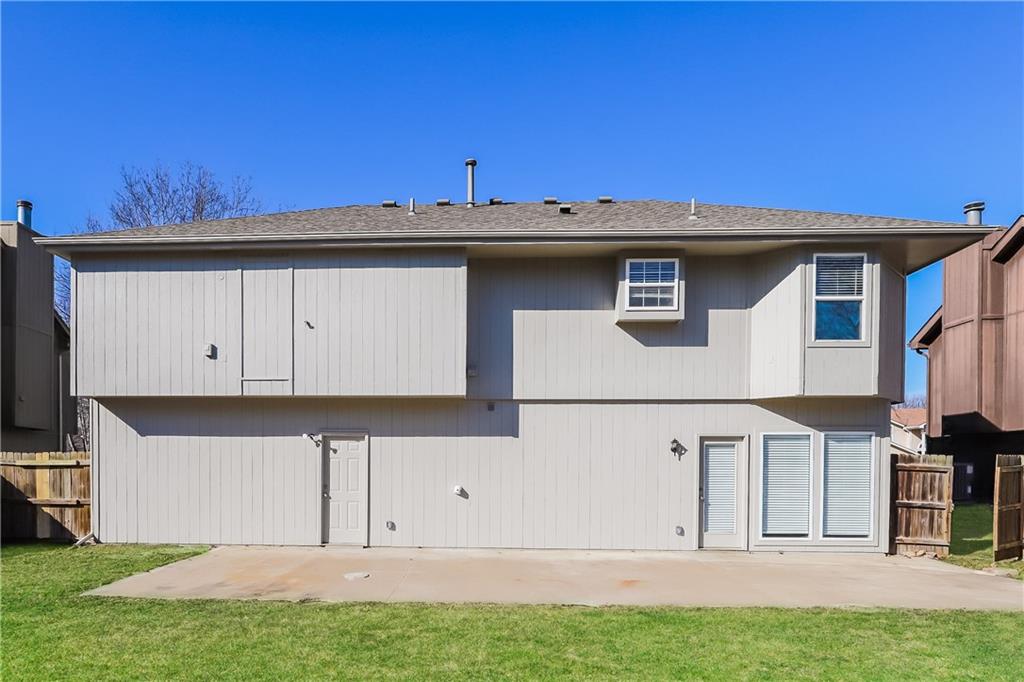 309 Southwest Creek Ridge Drive . Grain Valley, MO 64029 - Photo 15 of 17