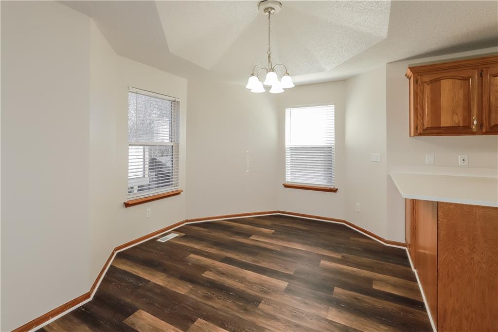 309 Southwest Creek Ridge Drive . Grain Valley, MO 64029 - Photo 4 of 17