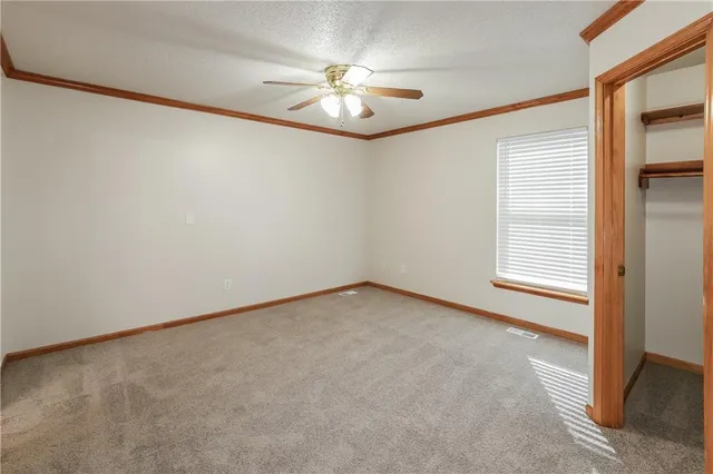 $2,430 | 309 Southwest Creek Ridge Drive ., Grain Valley, MO 64029