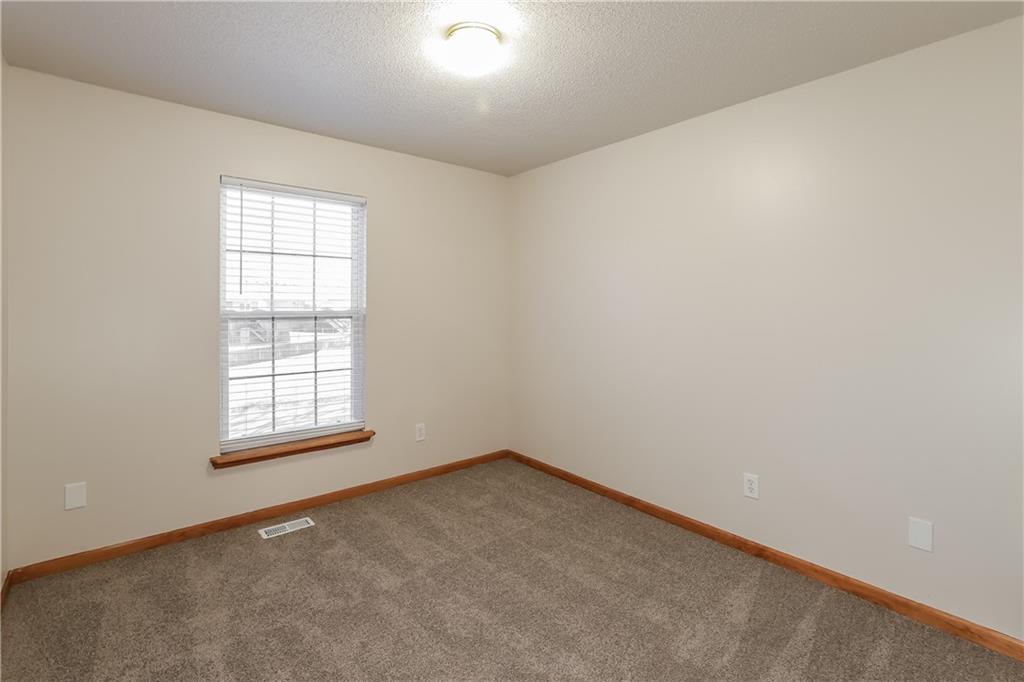 309 Southwest Creek Ridge Drive . Grain Valley, MO 64029 - Photo 9 of 17