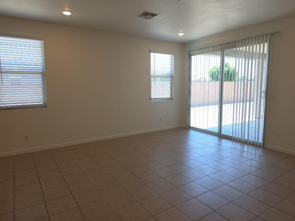 18085 West Elm Street Goodyear, AZ 85395 - Photo 4 of 25 Photo #4