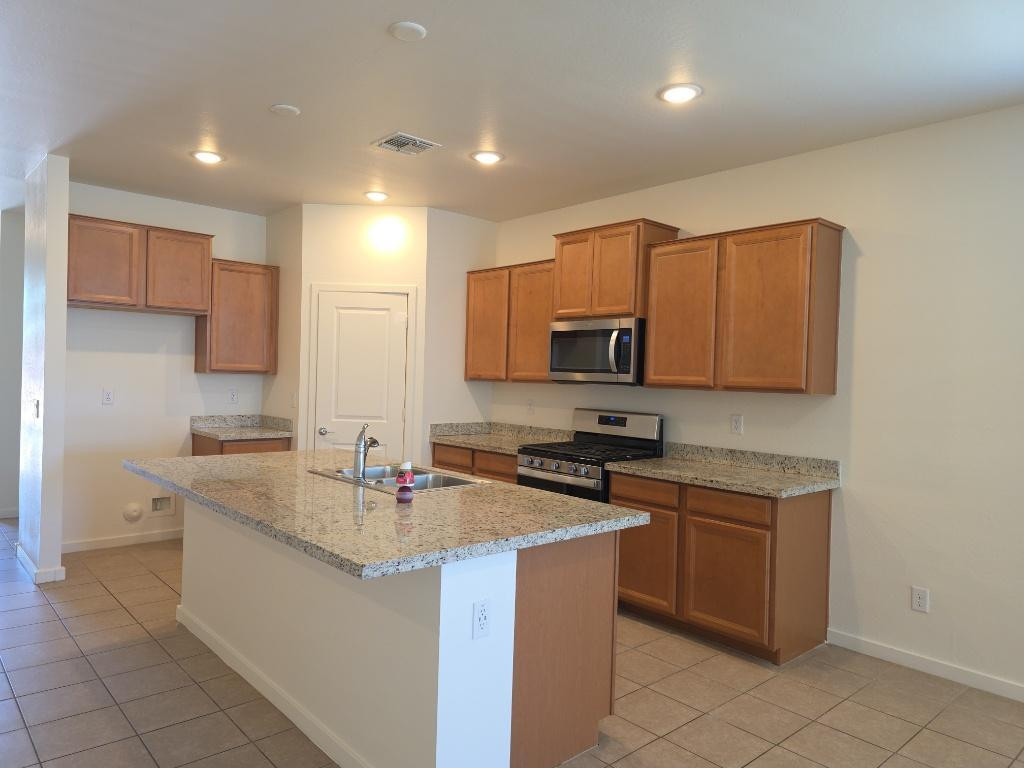 18085 West Elm Street Goodyear, AZ 85395 - Photo 6 of 25 Photo #6