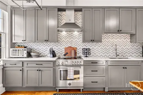 $598,000 | 15 East Jones Street, Unit 3B, Savannah, GA 31401