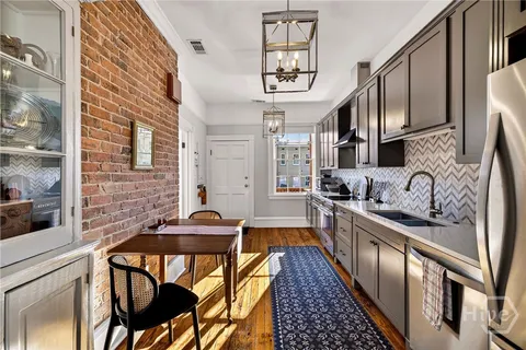 $598,000 | 15 East Jones Street, Unit 3B, Savannah, GA 31401