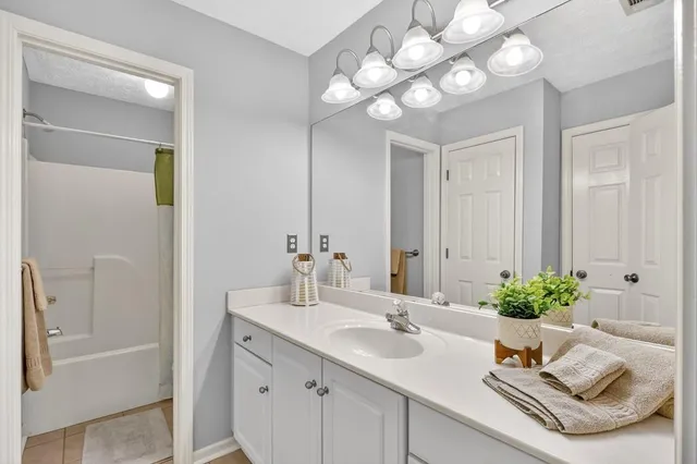 $419,500 | 5926 Clipper Bay, Flowery Branch, GA 30542