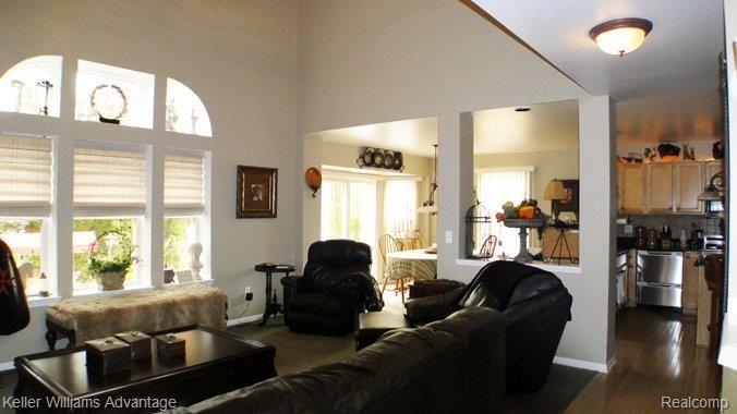 46836 Wareham Canton, MI 48187 - Photo 14 of 25 Family Room.jpg
