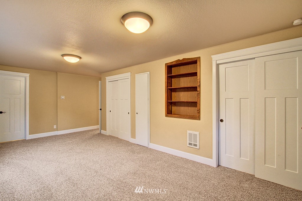 4 East Jonathan Road Bothell, WA 98012 - Photo 8 of 18