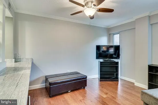 $2,250 | 1300 Army Navy Drive, Unit 511, Arlington, VA 22202