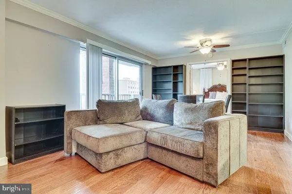 $2,250 | 1300 Army Navy Drive, Unit 511, Arlington, VA 22202