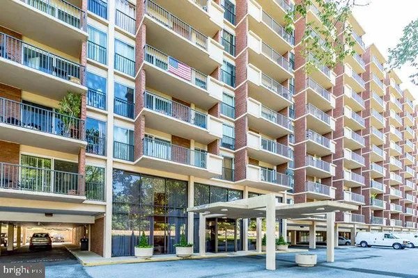 $2,250 | 1300 Army Navy Drive, Unit 511, Arlington, VA 22202