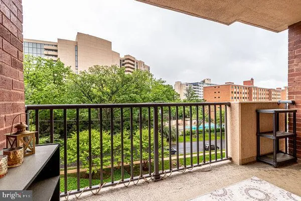 $2,250 | 1300 Army Navy Drive, Unit 511, Arlington, VA 22202