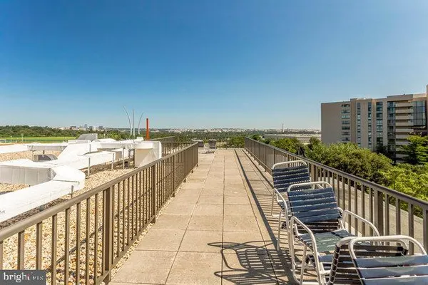 $2,250 | 1300 Army Navy Drive, Unit 511, Arlington, VA 22202