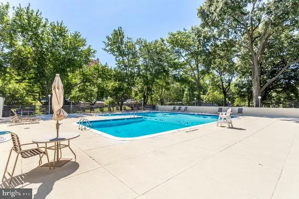 $2,250 | 1300 Army Navy Drive, Unit 511, Arlington, VA 22202